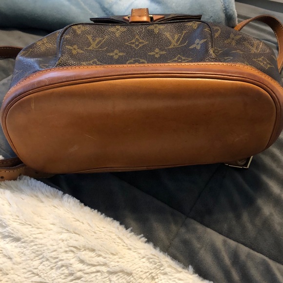 Authentic LV Montsouris - Picture 2 of 8